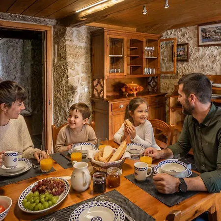 Casa Das Xacias Feriehus A Airoa (Lugo)